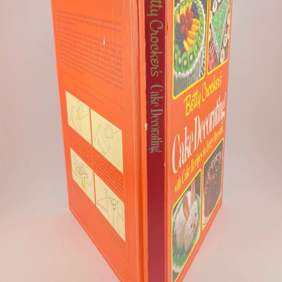 VINTAGE Betty Crocker's Cake Decorating cookbook ~ 1980s how-to dessert book - Picture 2 of 16